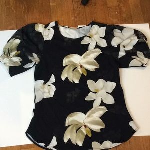 Katharine Kidd Size 4 Short Sleeve Floral Blouse